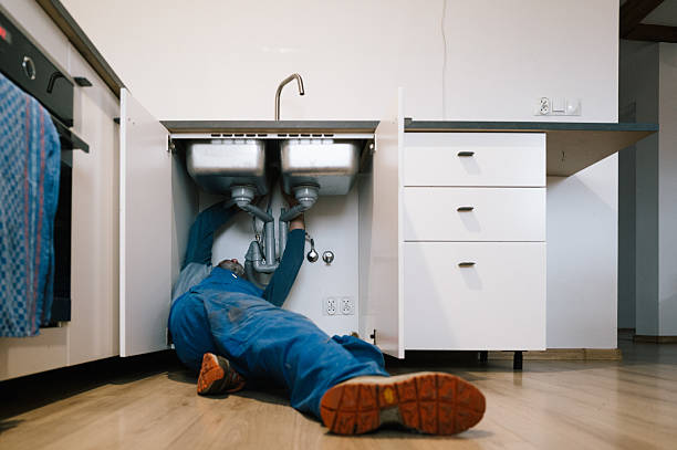 Professional Leak Detection technician working in Oakville, MO